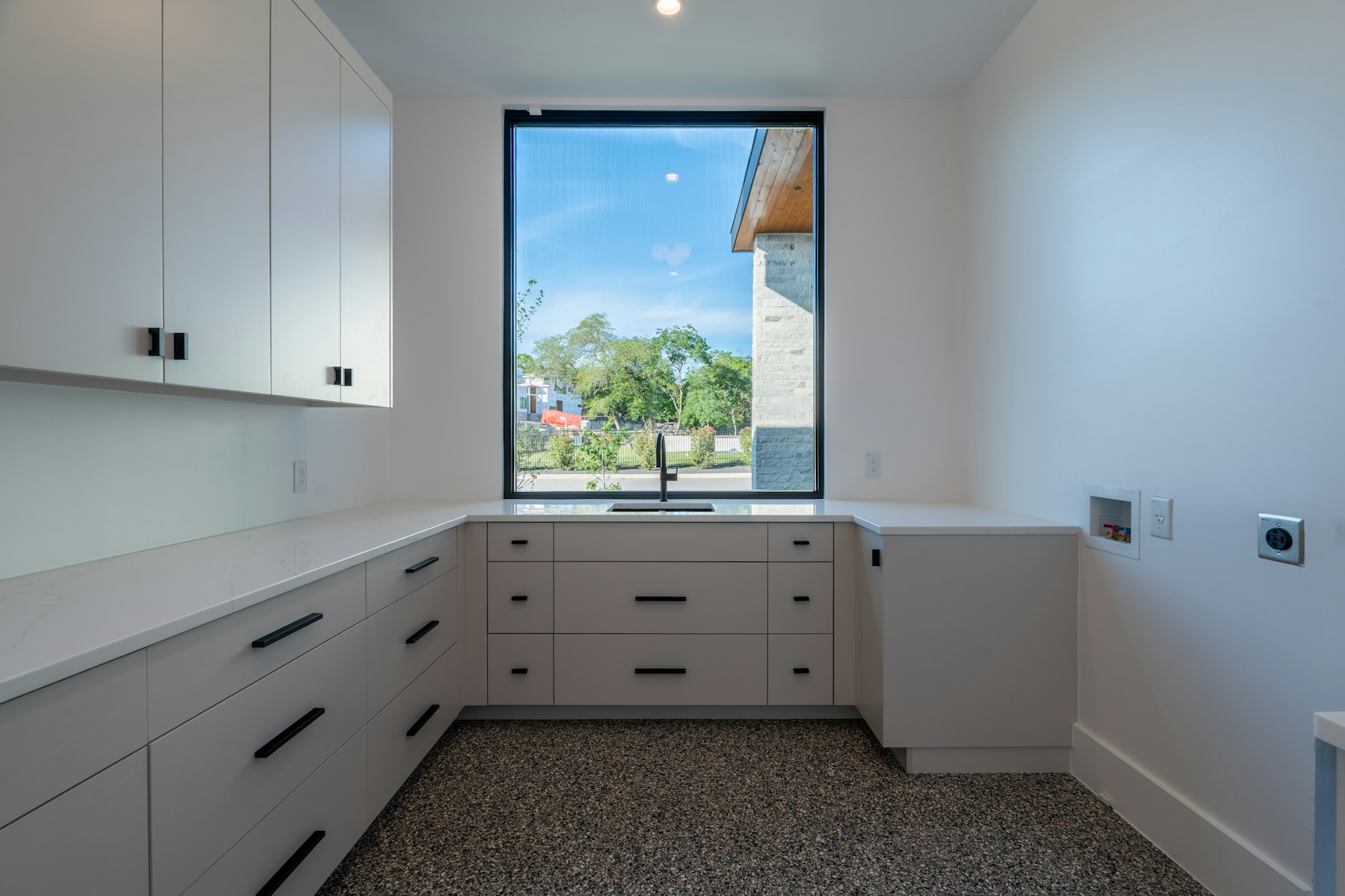 Laundry & Pantry